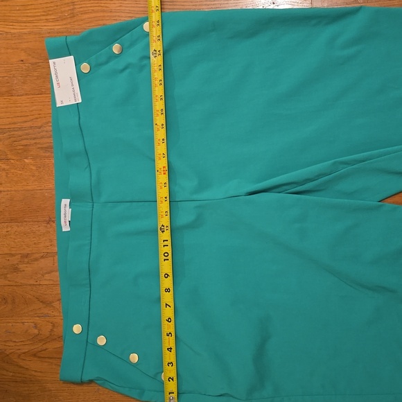 LIZ CLAIBORNE BRAND WOMEN'S PLUS PULL-ON GREEN BERMUDA MID-RISE SHORTS SIZE 3X - Picture 8 of 12